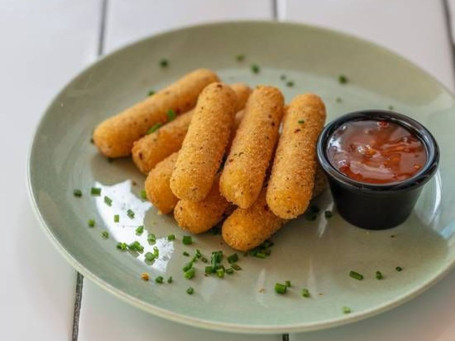 Crumbed Cheesy Sticks (V)