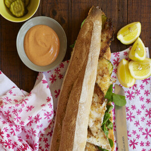 Panino Con Filetto Di Sogliola Fritto