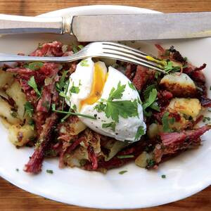 Due Uova Con Hash Di Manzo Conservato
