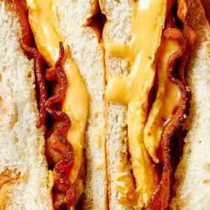 Panino Con 2 Uova E Formaggio