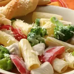 Rigatoni, Brócoli Y Pollo