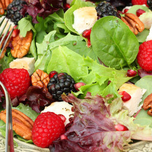 Insalata Di Pollo Con Lamponi E Noci Pecan