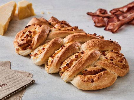 Delizia Intrecciata Di Formaggio E Pancetta