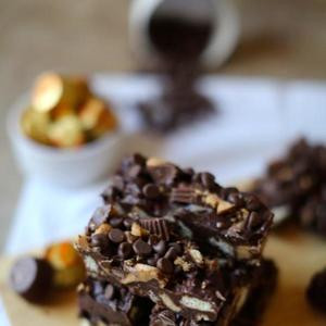 Us Reeses Dark Thins Cups Share Pack 208G