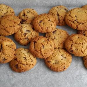 Whittakers Block 62% Dark Almond Gold Block 200 Gms