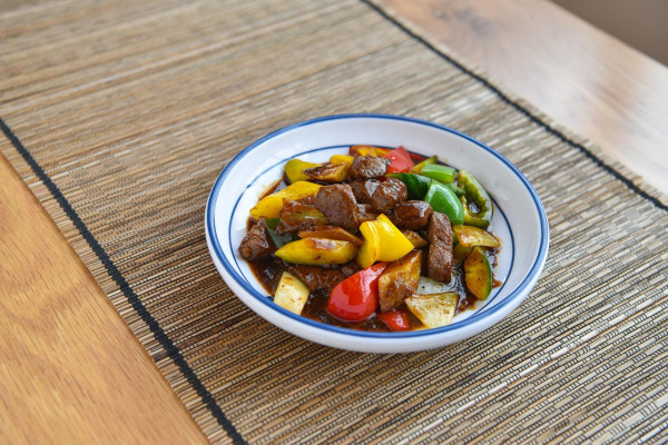 C3. Bistecca Al Pepe Con Cipolla