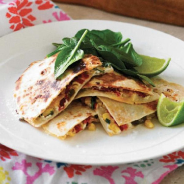 Quesadillas Con Funghi, Olive E Formaggio