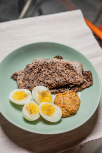 Hash Di Manzo Marinato E Due Uova