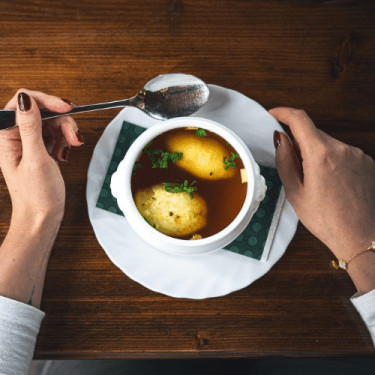 Zuppa Di Canederli Di Semolino