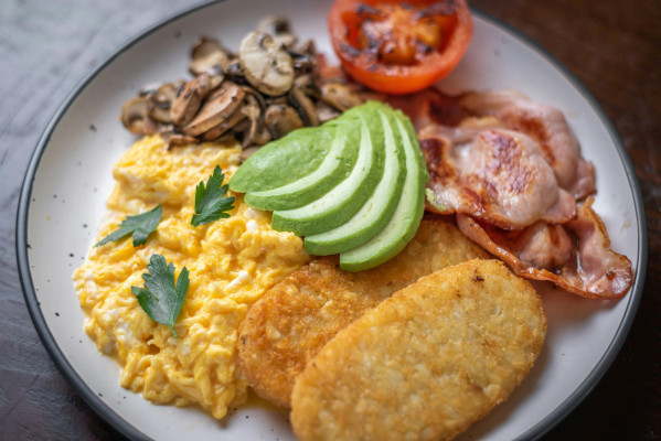 Kyckling-, Avokado- Och Baconmacka