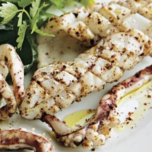 Calmar À La Sauce À L'ail