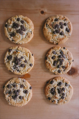 Arnotts Premier Chocolate Chip Cookies 310G