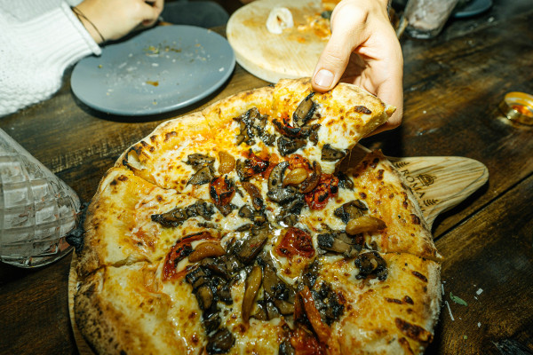 Black Forest Brownie Pizza Full (10124Kj)