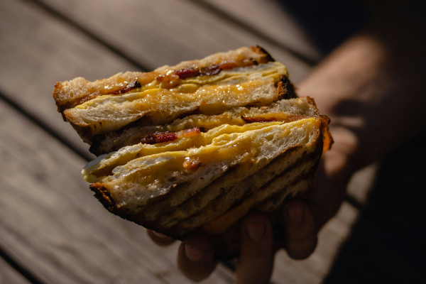 Frontega Kyckling På Vår Rosmarin- Och Löksfocaccia