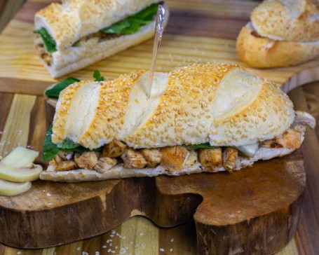 Tirinhas de filé de frango com abacaxi