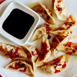 Jiǔ Cài Guō Tiē Ravioli Di Erba Cipollina Saltati