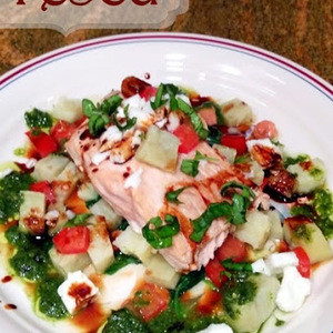 Salmón A La Parrilla Con Pesto Y Espárragos