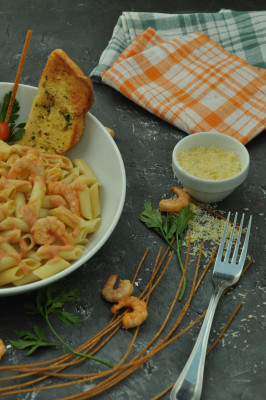 Gamberetti Con Salsa All'aglio