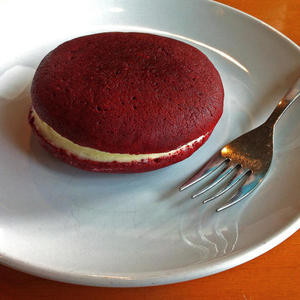 Torta Whoopie Di Velluto Rosso