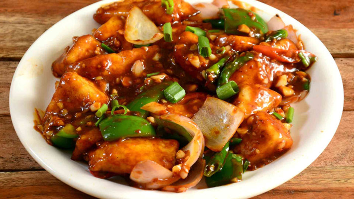 Riso Fritto Con Pollo Schezwan