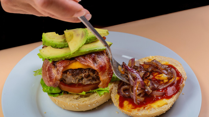 Cheeseburger Com Bacon E Abacate