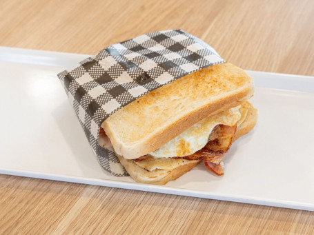 Sanduíche De Bacon E Ovo