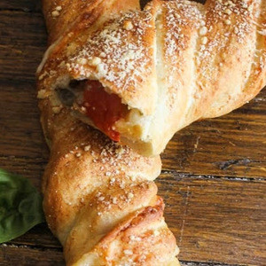 Pizza De Verduras Rellenas