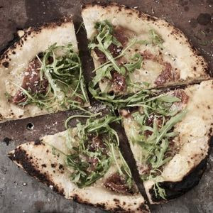 Pizza Prosciutto, Familiare