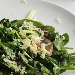 Funghi A Button Di Spinaci Saltati